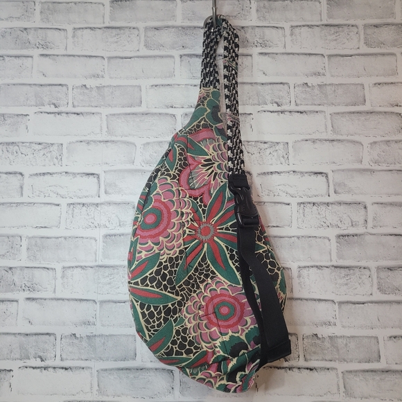 KAVU Floral Rope Sling Bag - Picture 2 of 4